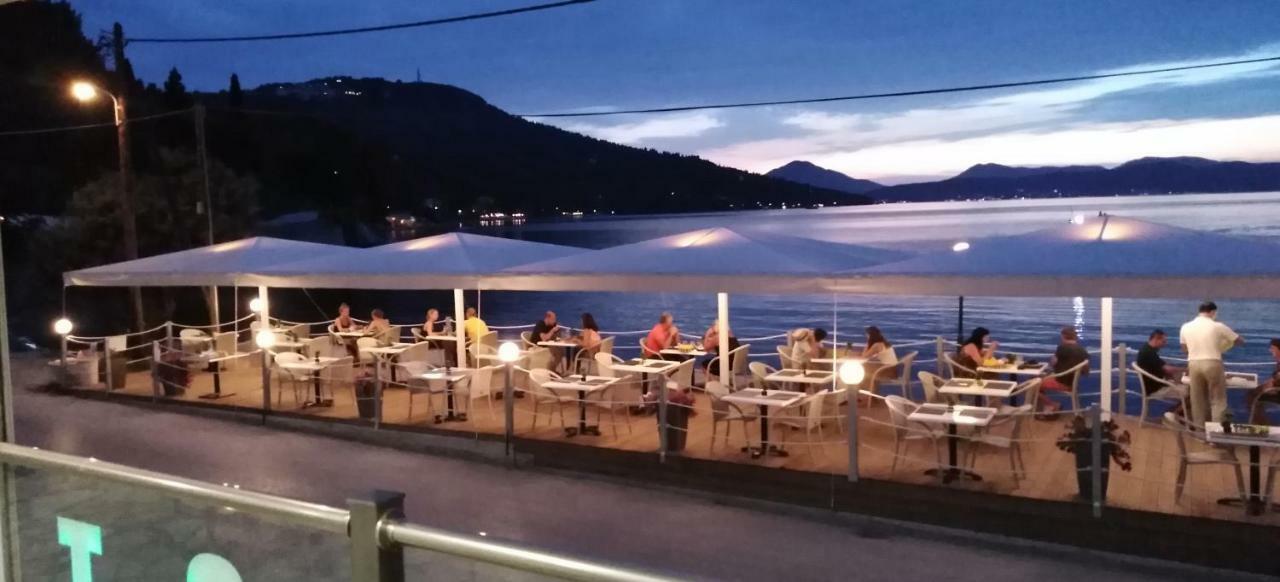 金色夕阳酒店 布卡里 外观 照片